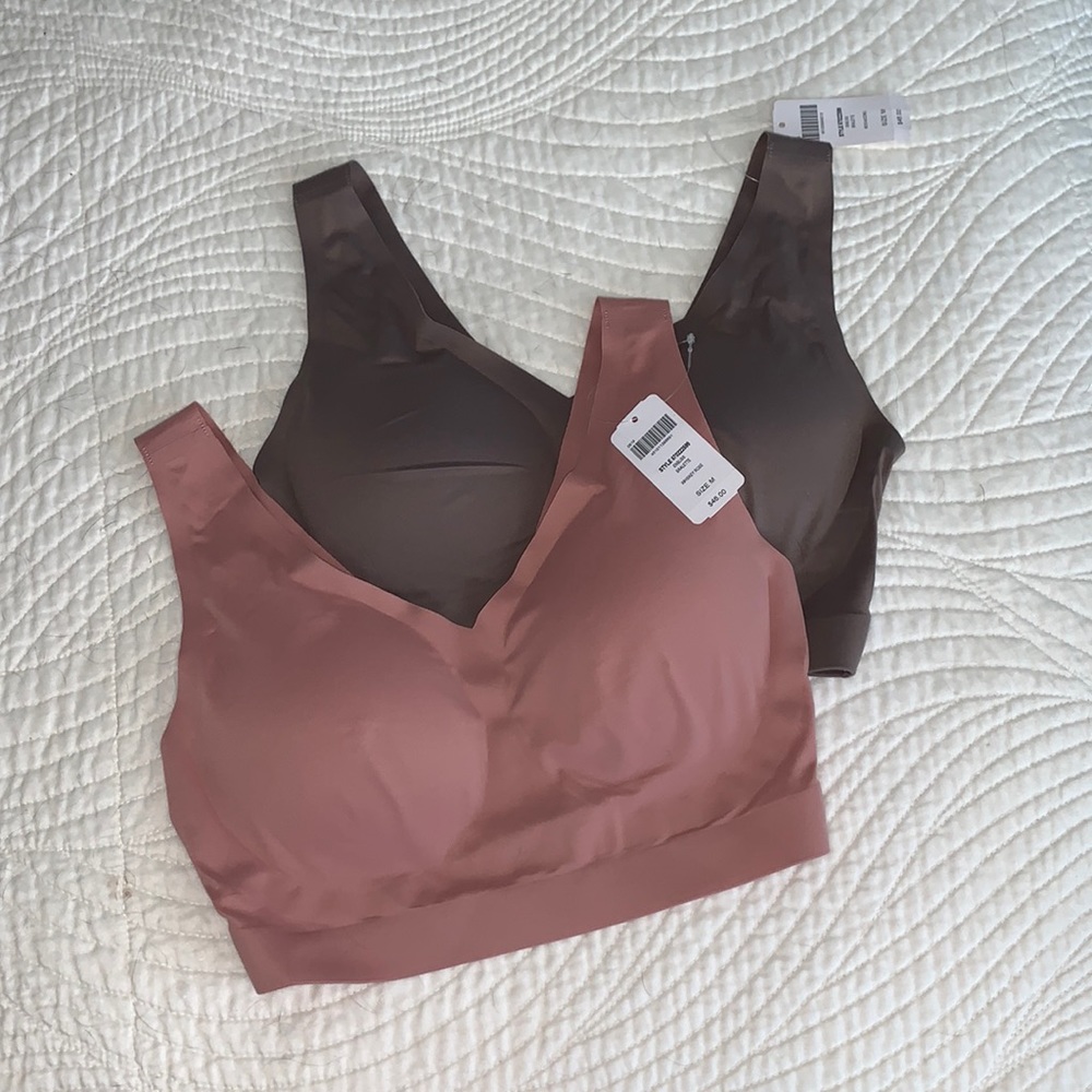Twin Soma Wireless Bras!